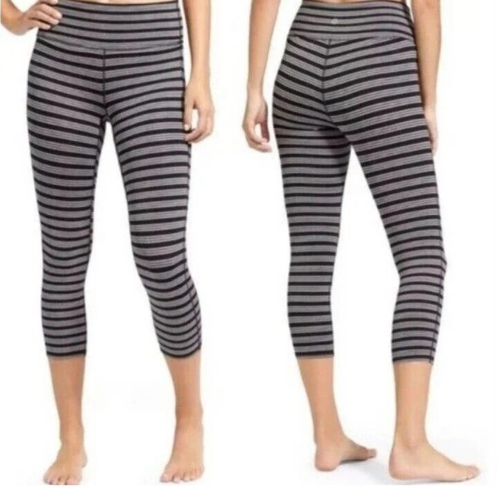 Athleta High Rise Heather Striped Chaturanga Capri Leggings Size M